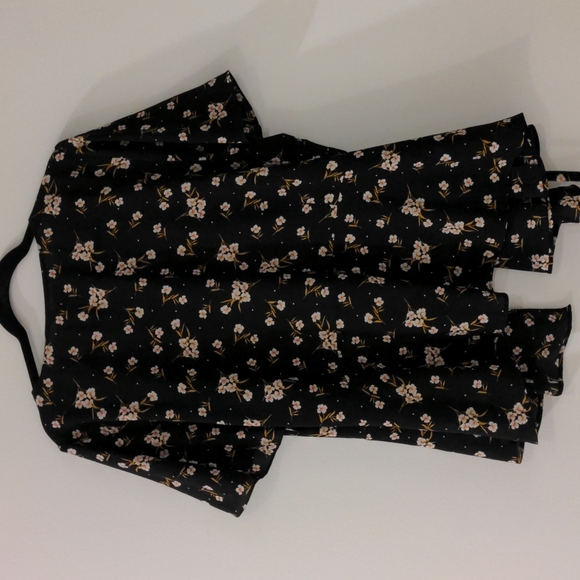 Additionelle Short Sleeve Floral Wrap Top - Picture 4 of 4